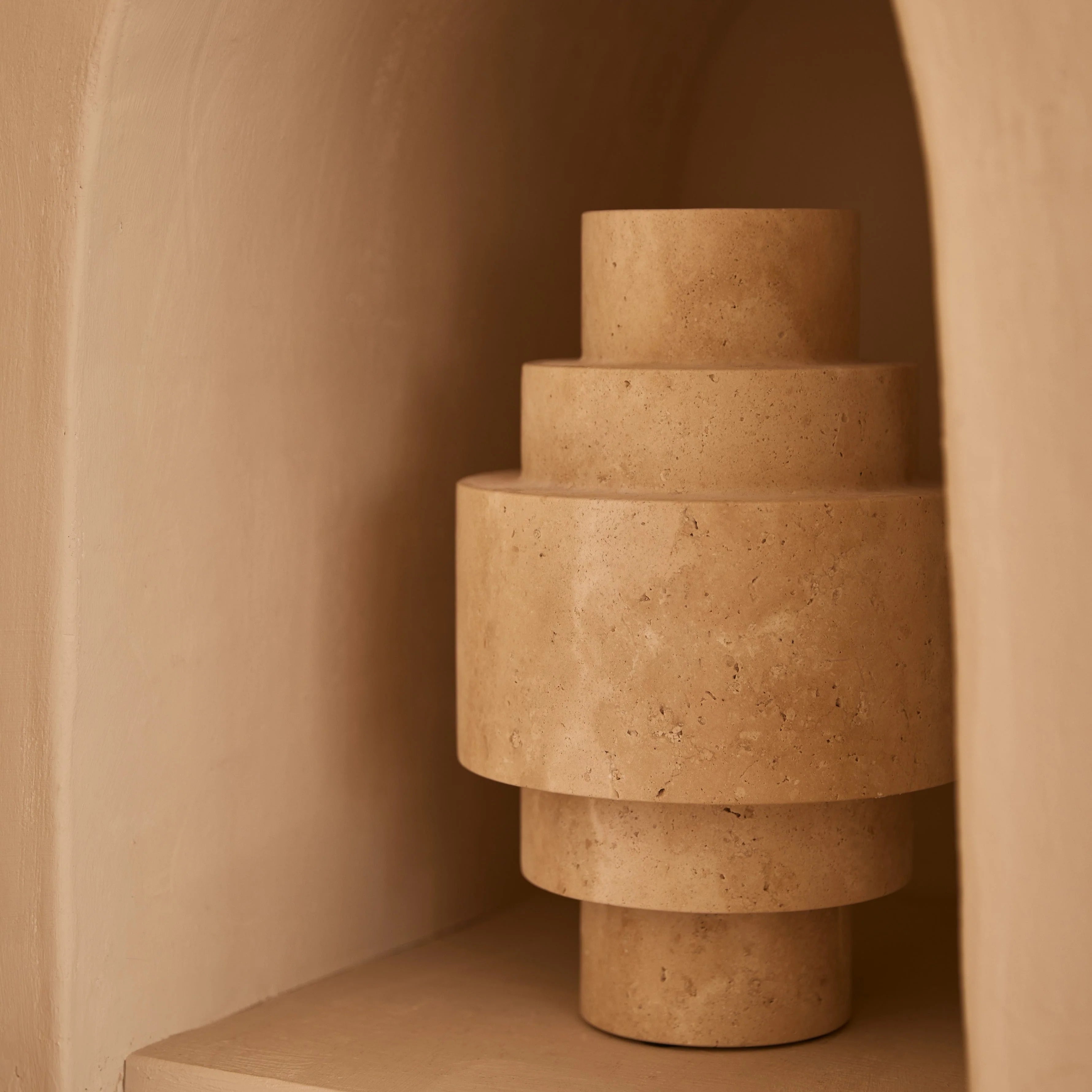 Travertine Agano Vaas L