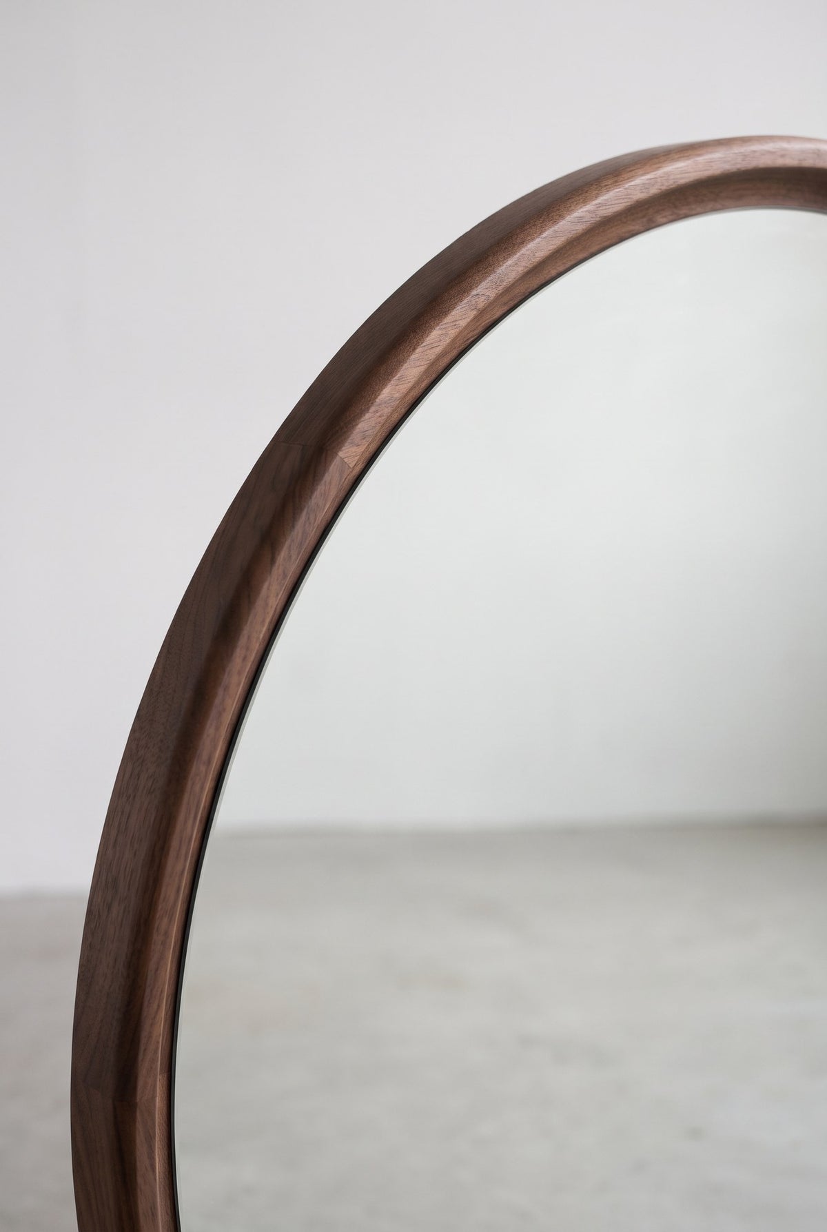 ELIN – Houten Japandi wandspiegel rond 70 cm, afbeelding 9