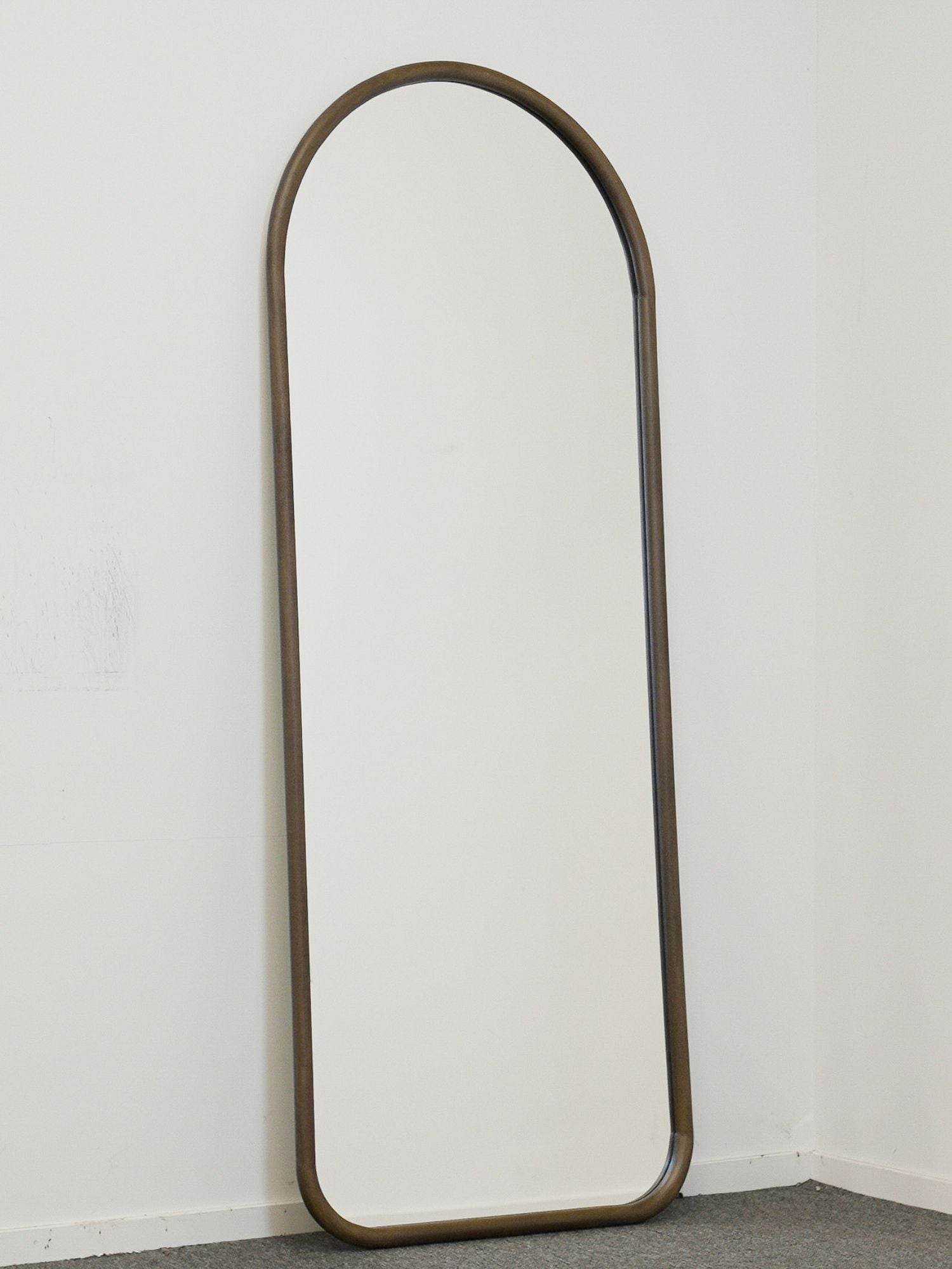 Amélie Walnoot – 180×70 cm