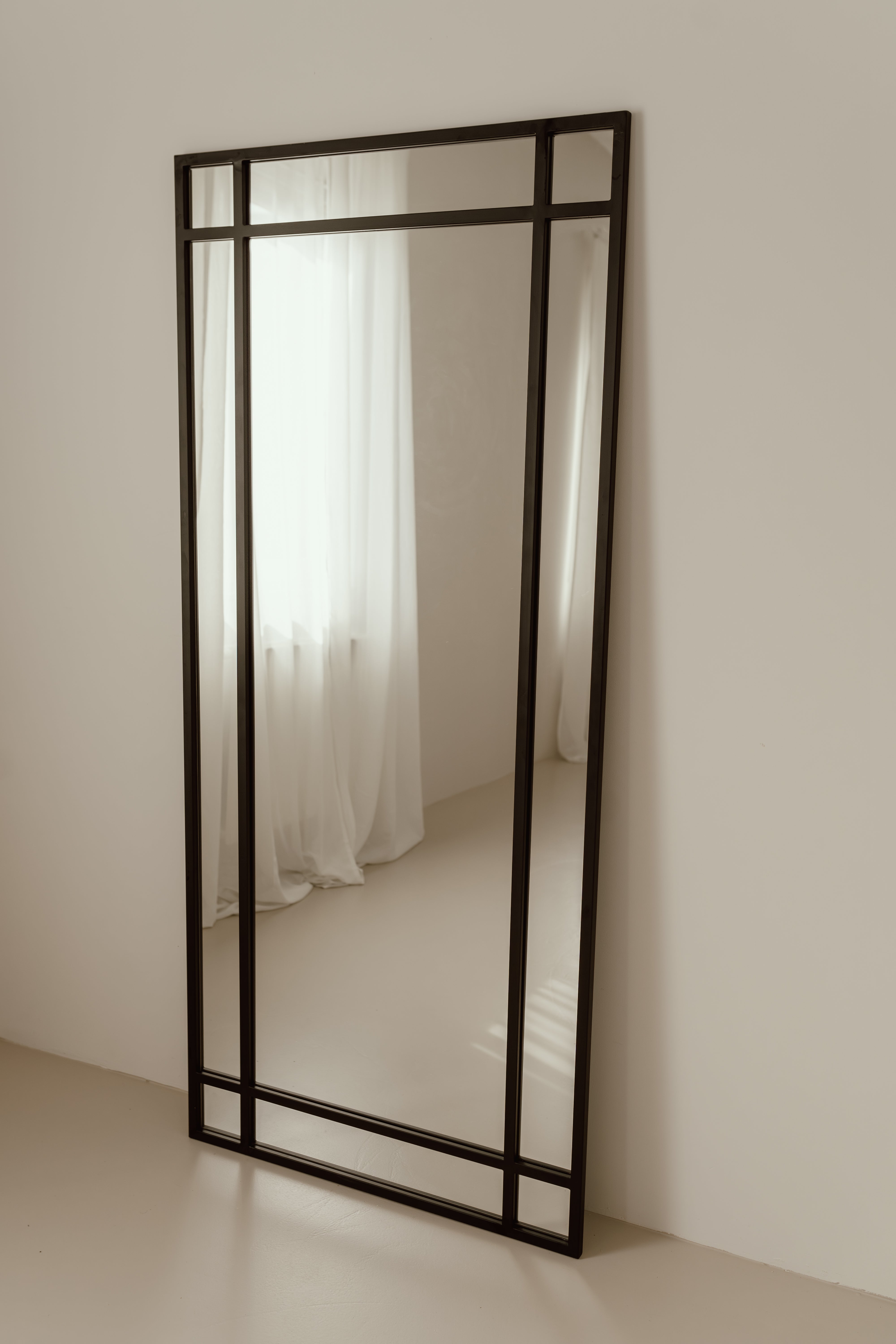 Grand Miroir Fenêtre Sur Pied 180x80 Noir
