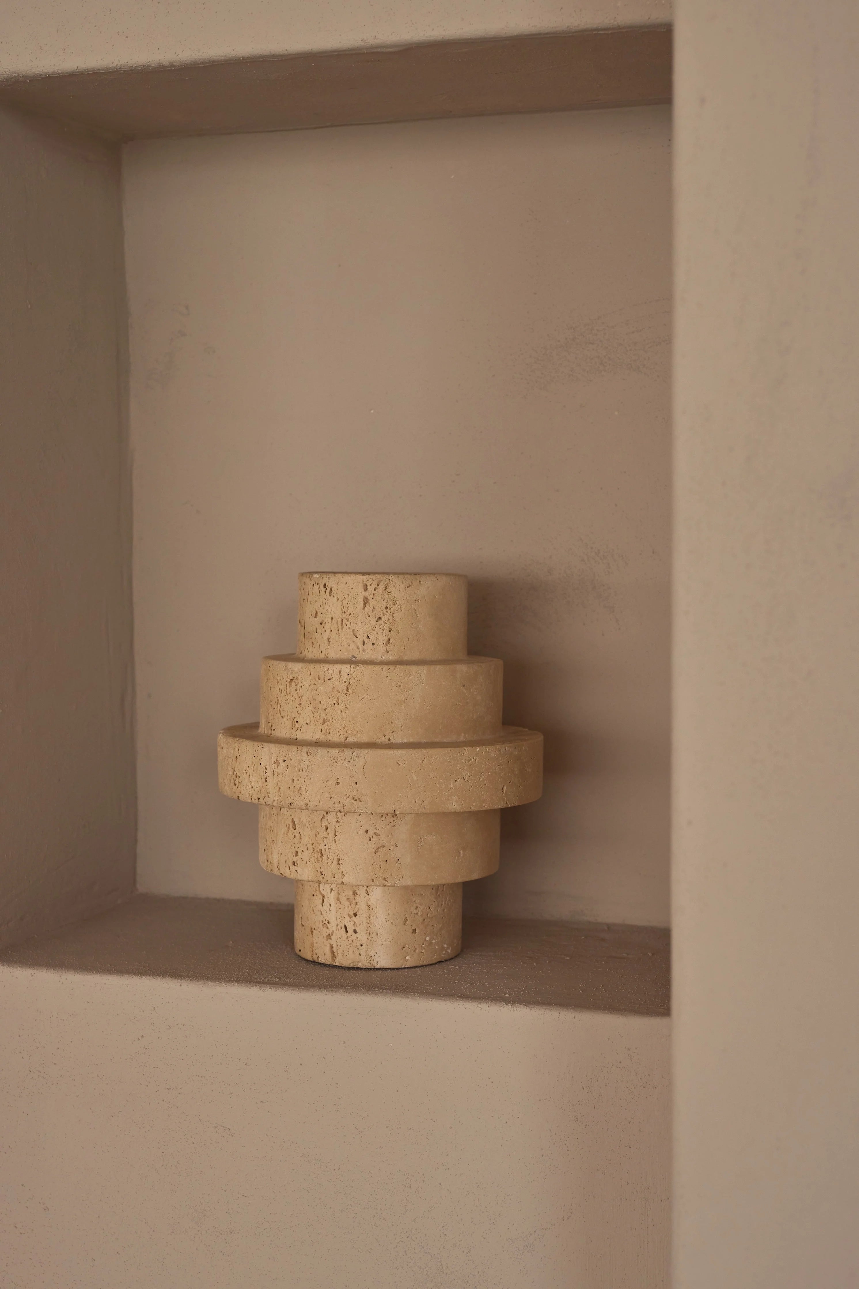 Vase Agano en travertin M