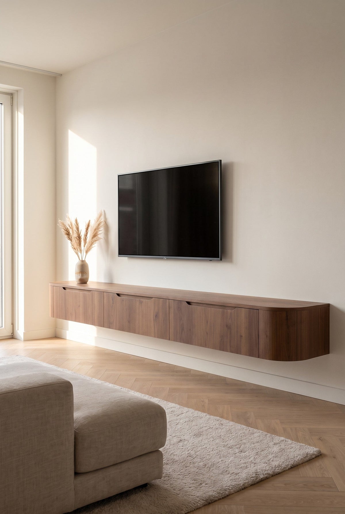 Miyoko zwevend tv-meubel walnoot 270 cm in een lichte woonkamer