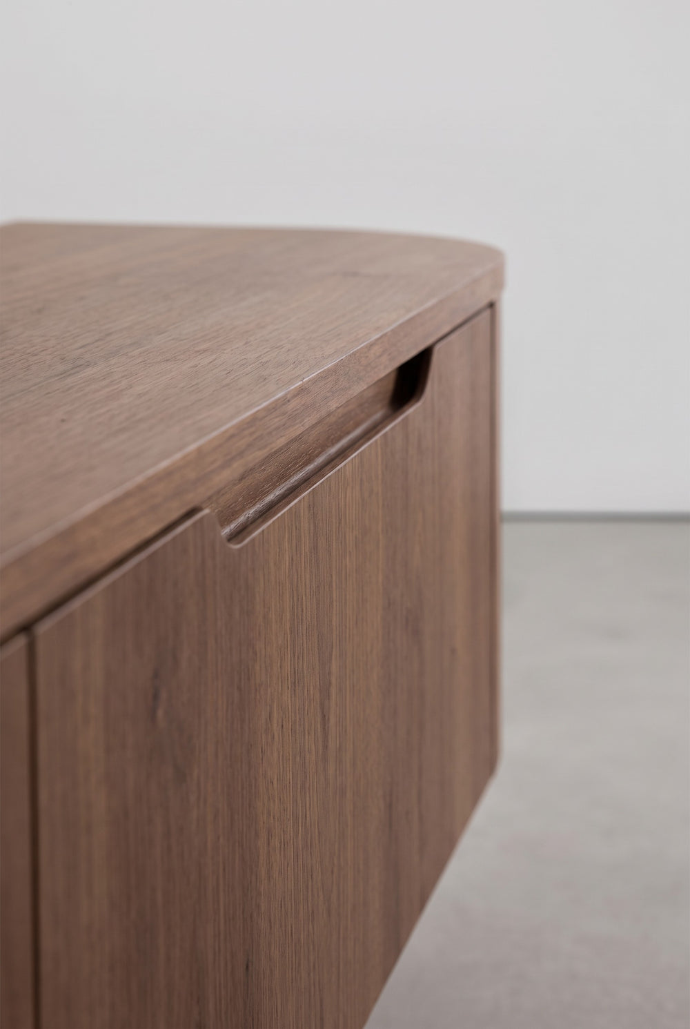 Detail van Miyoko Japandi tv-meubel walnoot 270 cm, zwevend